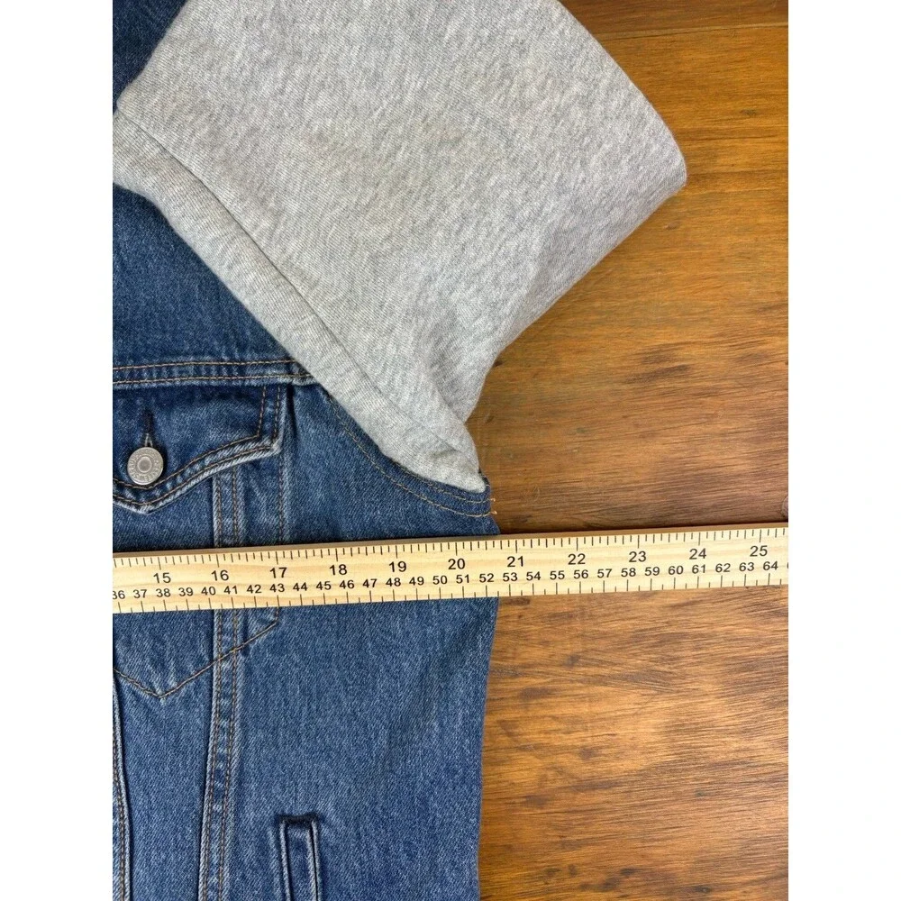 Levis pre owned